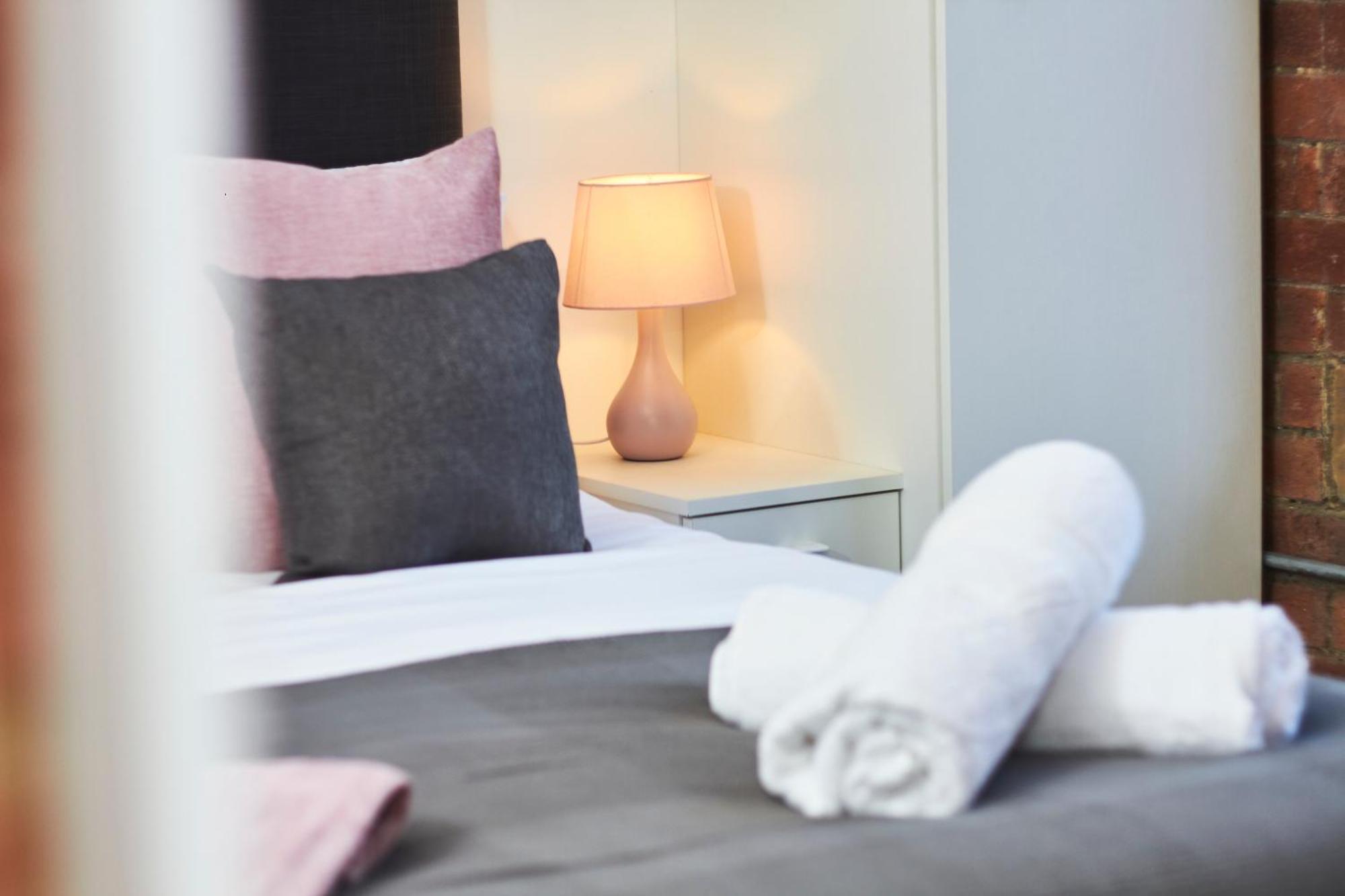 Sleek New York Style In Leeds Apartment Leeds (West Yorkshire)